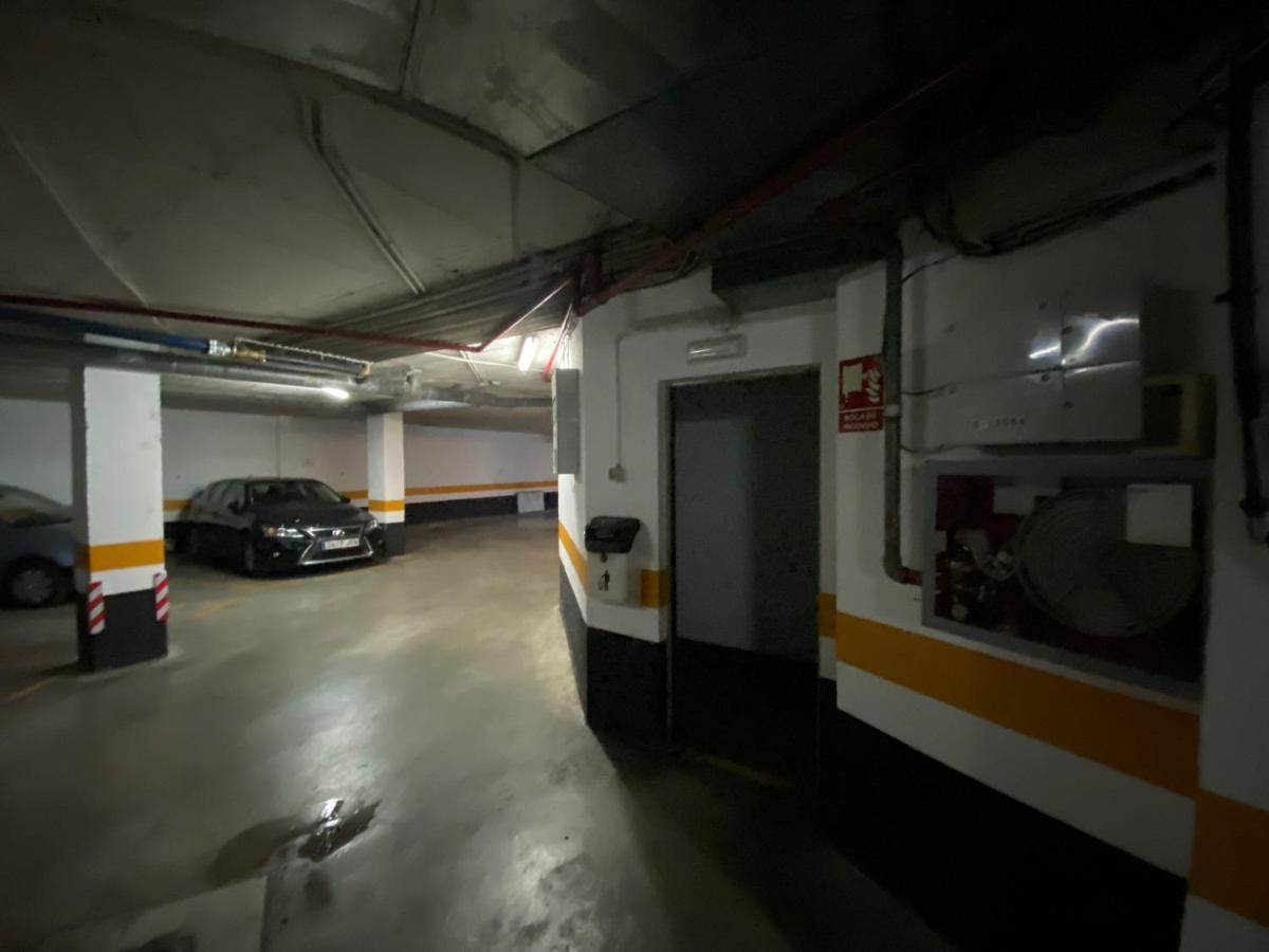 Fantastico Con Parking Avenida De Cadiz